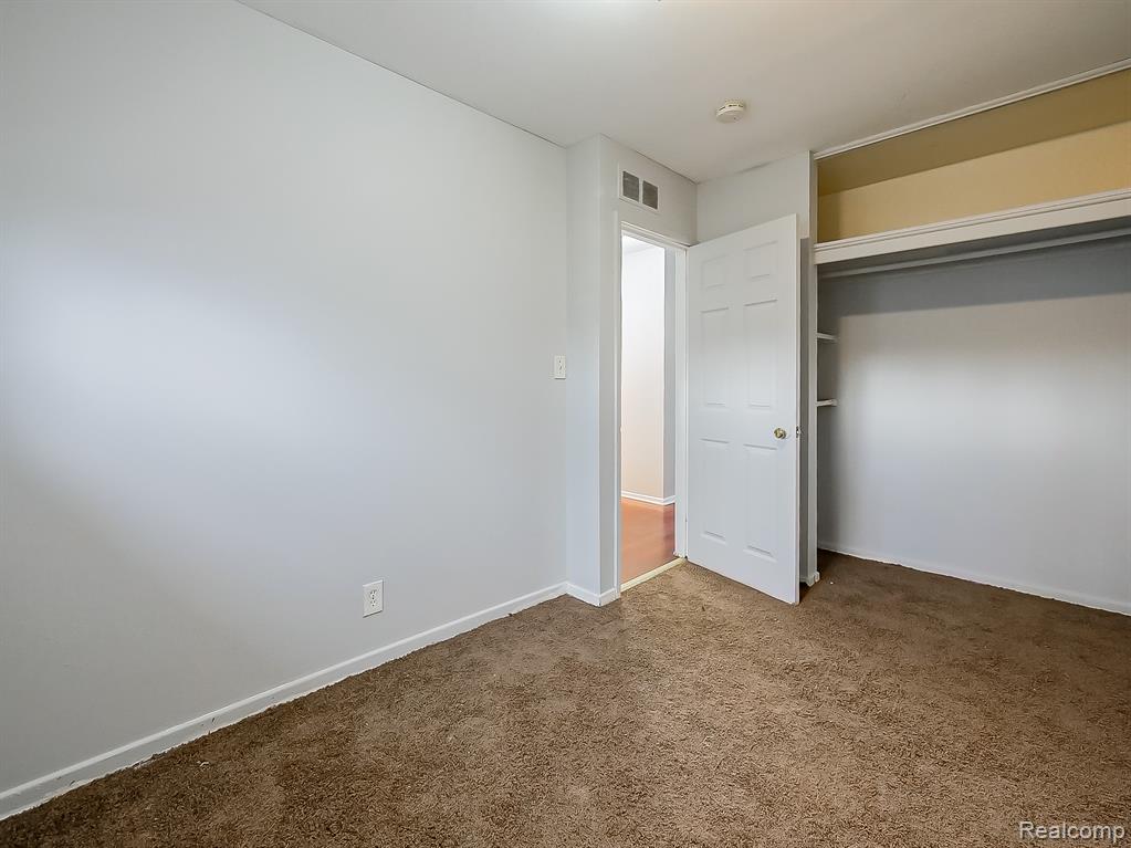 948 E Kalama Avenue, Madison Heights, MI 48071 — Photo 13