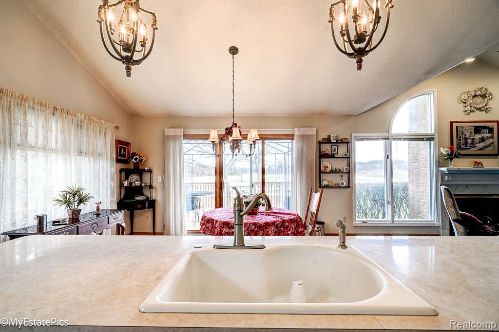 1807 PEBBLE CREEK Drive, Canton, MI 48188 — Photo 22