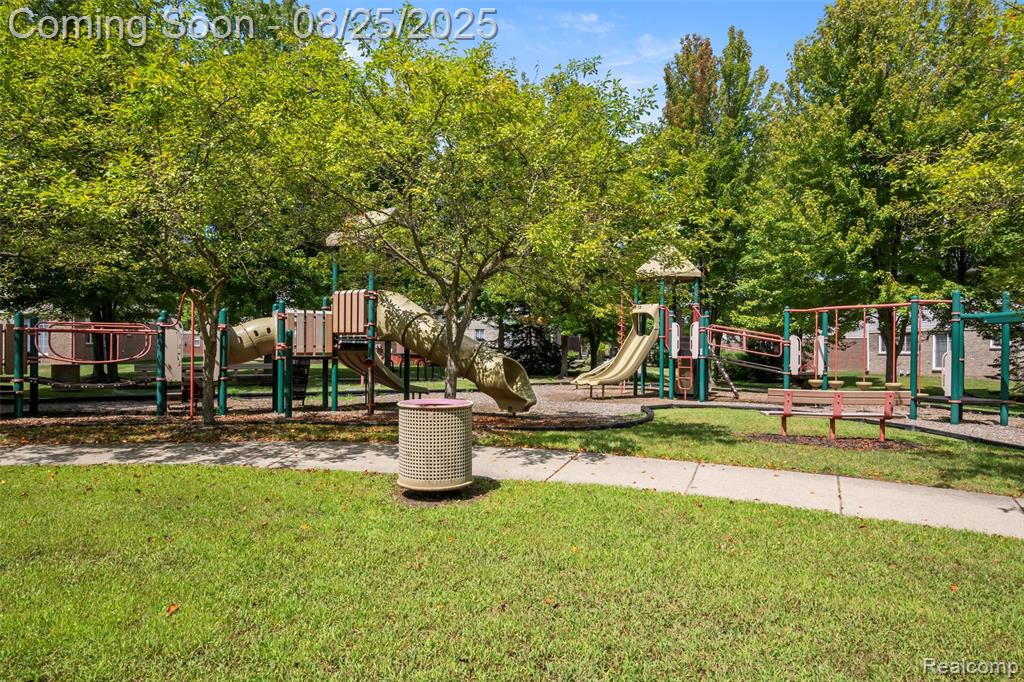 48201 Nottinghill Lane, Canton, MI 48188 — Photo 53
