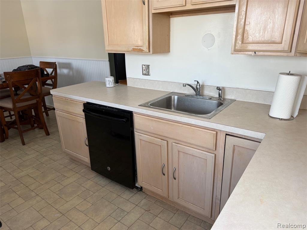 8411 Monroe Boulevard, Taylor, MI 48180 — Photo 19