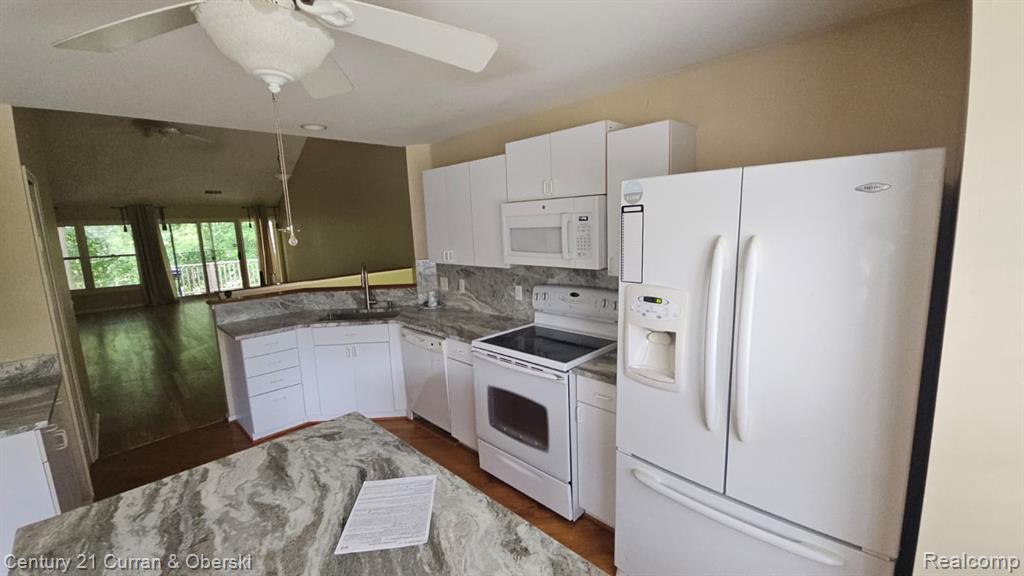 5237 Royal Vale Lane, Dearborn, MI 48126 — Photo 9
