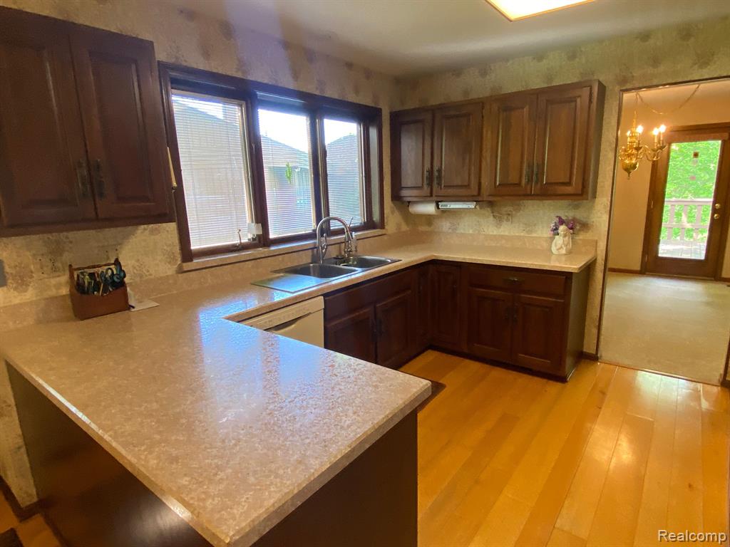 675 Applegate Lane, 4, Grand Blanc, MI 48439 — Photo 6