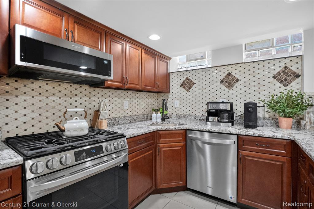 5 Barclay Court, Dearborn, MI 48126 — Photo 30