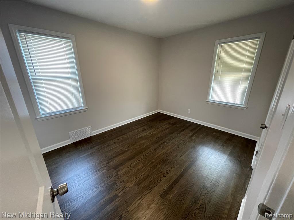 661 White Avenue, Lincoln Park, MI 48146 — Photo 9