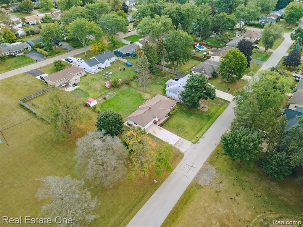2436 Woodlawn Street, Wolverine Lake, MI 48390 — Photo 53