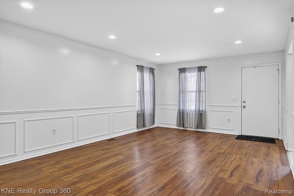 8092 Willow Lane, Warren, MI 48093 — Photo 6