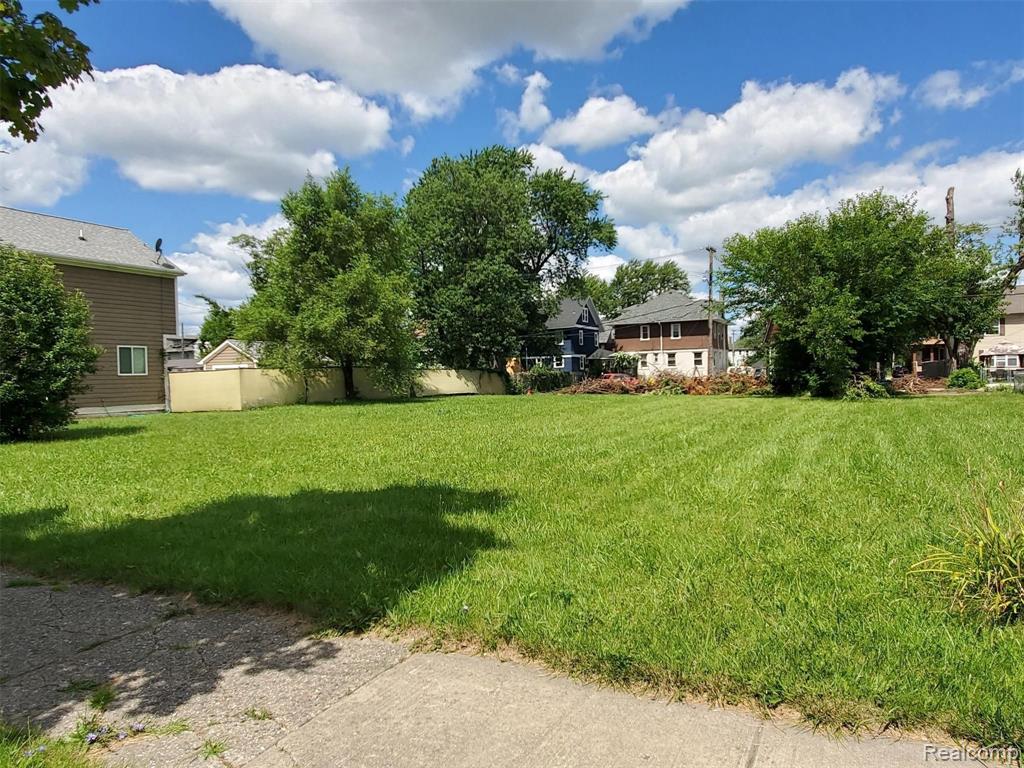 690 W PHILADELPHIA Street, Detroit, MI 48202 — Photo 3