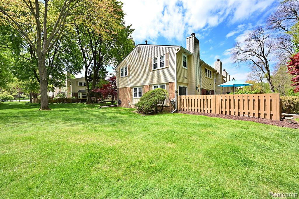 1562 Brentwood Drive, Troy, MI 48098 — Photo 28