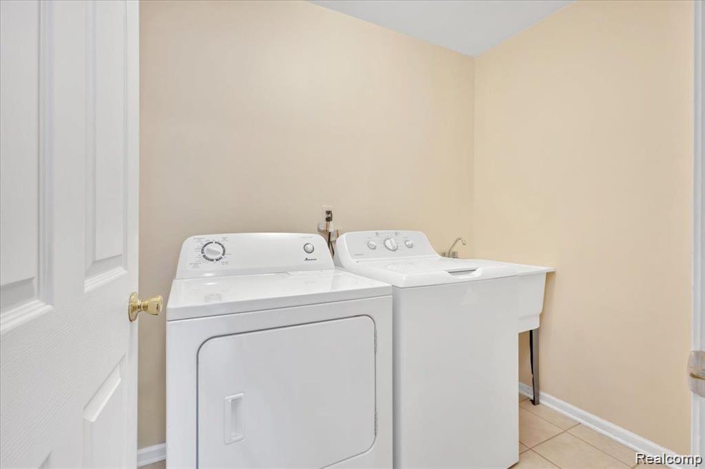 5452 PINE AIRES Drive, Sterling Heights, MI 48314 — Photo 14