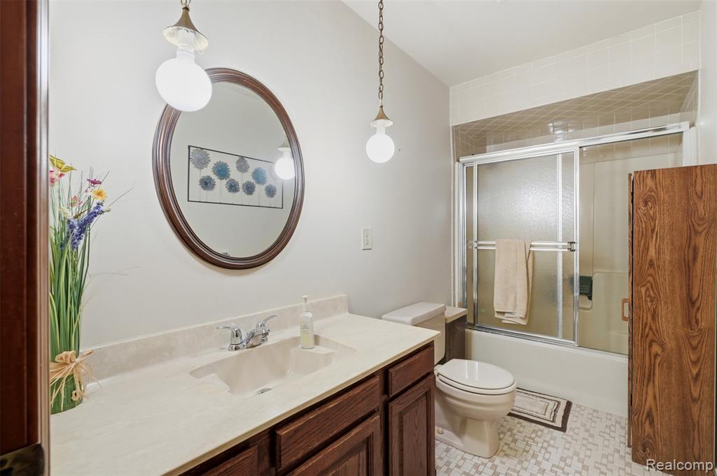 11034 Grand River Road, Brighton, MI 48116 — Photo 40
