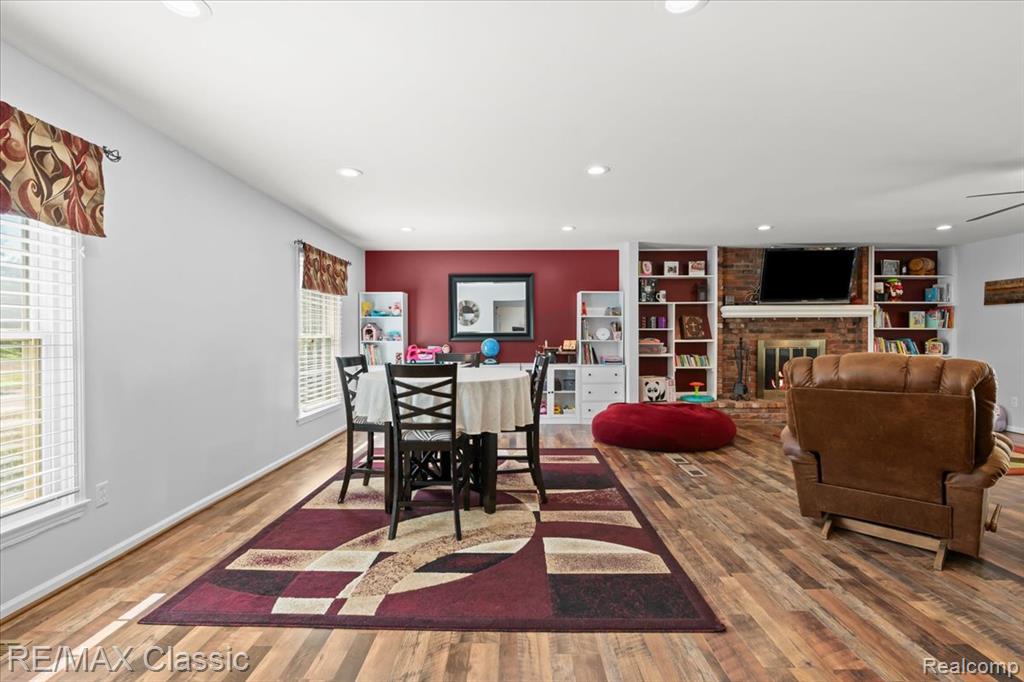 4815 Ravinewood Drive, Commerce Twp, MI 48382 — Photo 11
