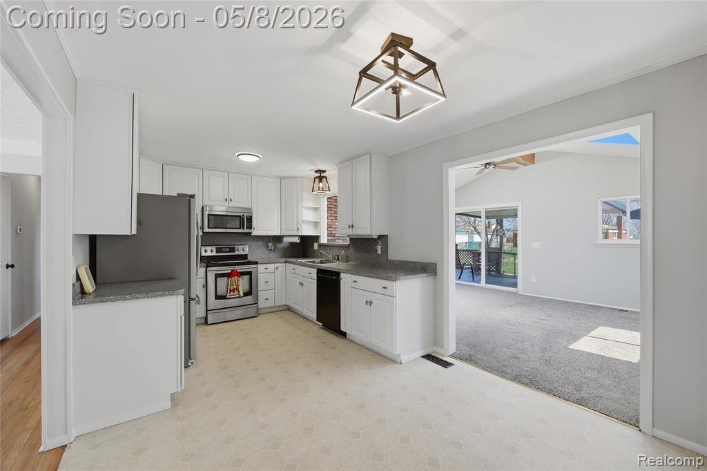 33226 Vista Way, Fraser, MI 48026 — Photo 9