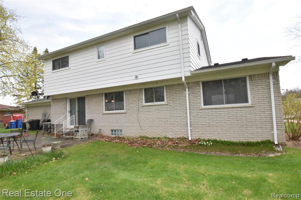 3275 Golfhill Drive, Waterford, MI 48329 — Photo 4