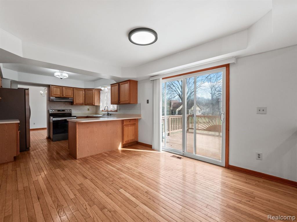 5079 W POND Circle, West Bloomfield, MI 48323 — Photo 14
