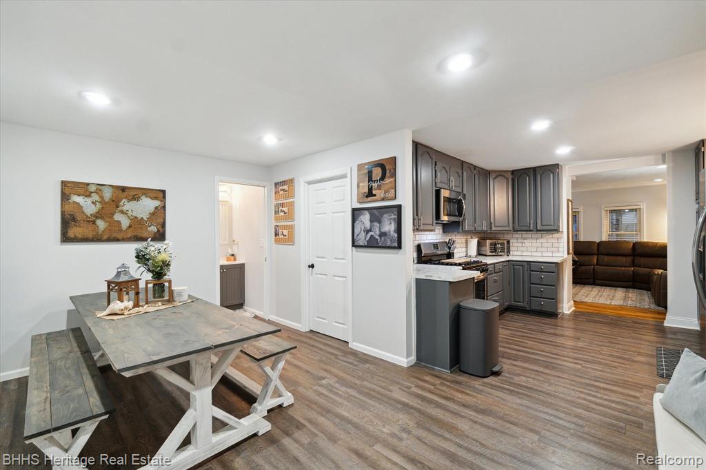 216 N SUMMIT, Webberville, MI 48892 — Photo 15
