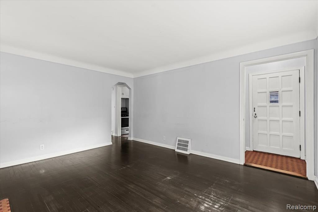 630 W Troy Street, Fenton, MI 48220 — Photo 5