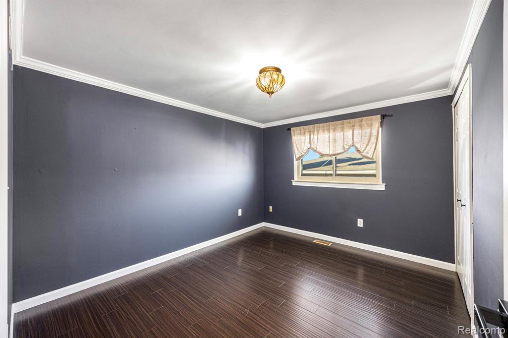 46009 Donahue Avenue, Macomb, MI 48044 — Photo 16