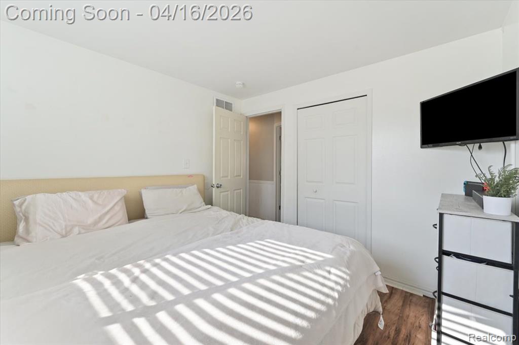 15423 Taft Street, Romulus, MI 48174 — Photo 18