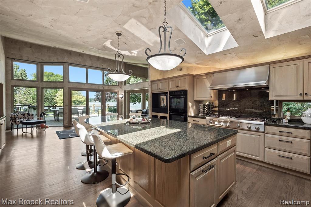 3333 W Shore Drive, Orchard Lake Village, MI 48324 — Photo 24