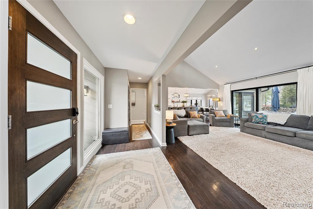 8538 Island Boulevard, Grosse Ile, MI 48138 — Photo 4