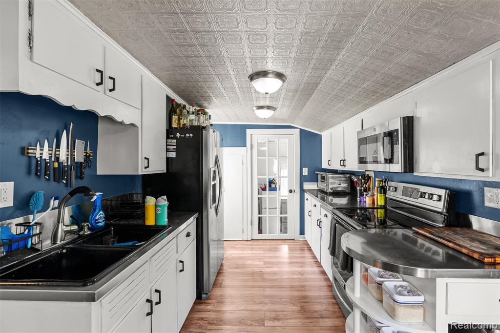 638 E Michigan Avenue, Grass Lake, MI 49240 — Photo 11