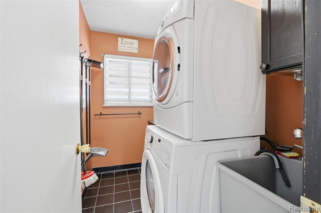 39563 Cadborough Drive, Clinton Twp, MI 48038 — Photo 16