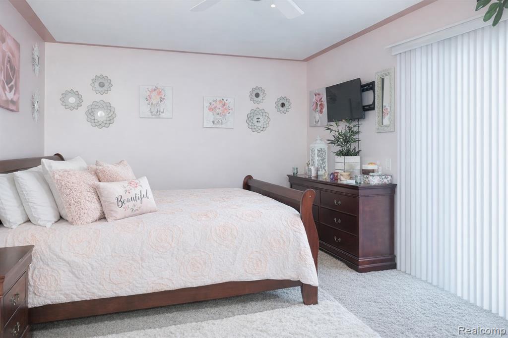 20210 Vernier Road, B, Harper Woods, MI 48225 — Photo 14