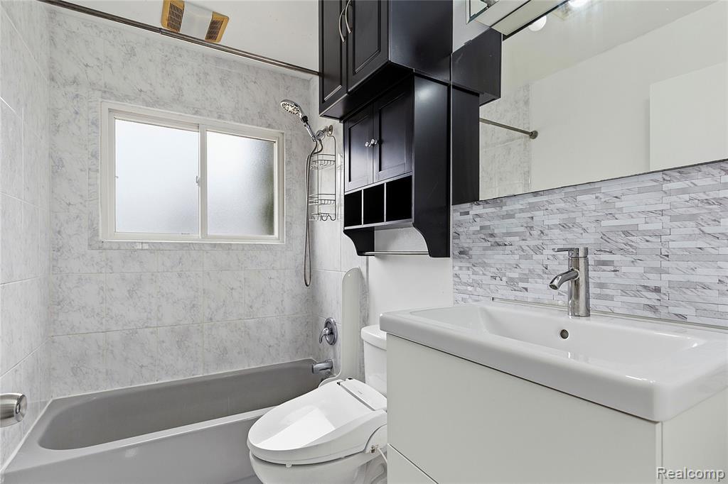 6457 Deering Street, Garden City, MI — Photo 11