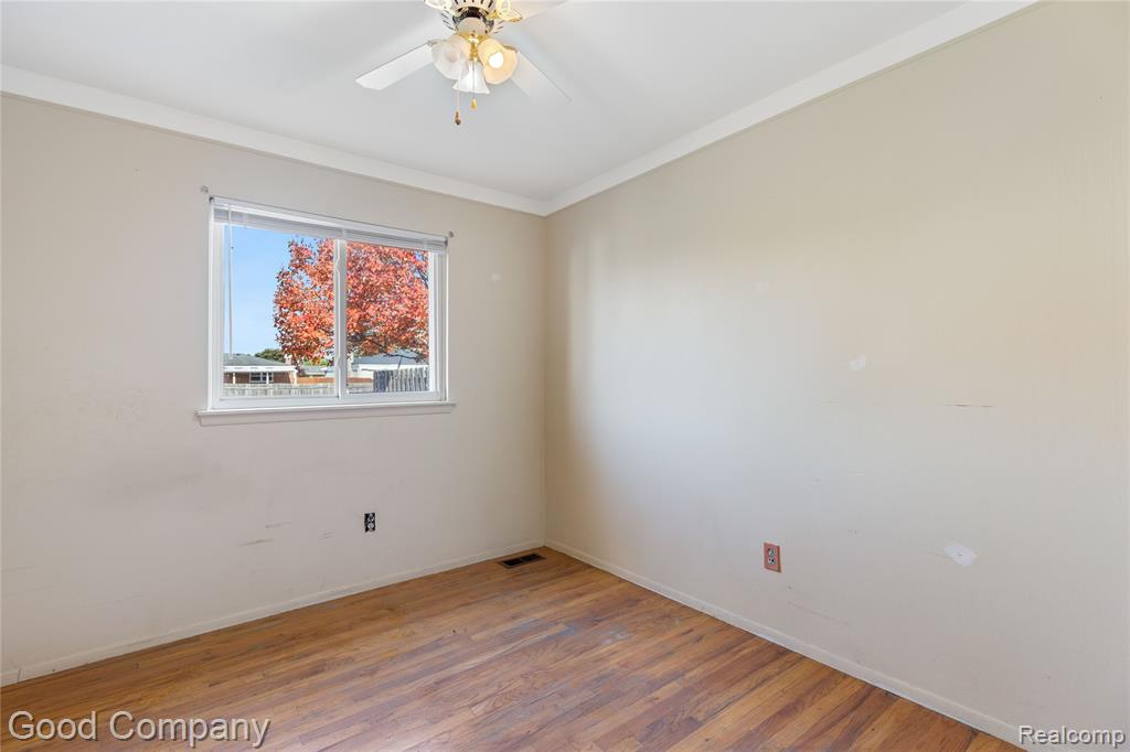 22048 Hampton Court, Woodhaven, MI 48183 — Photo 19
