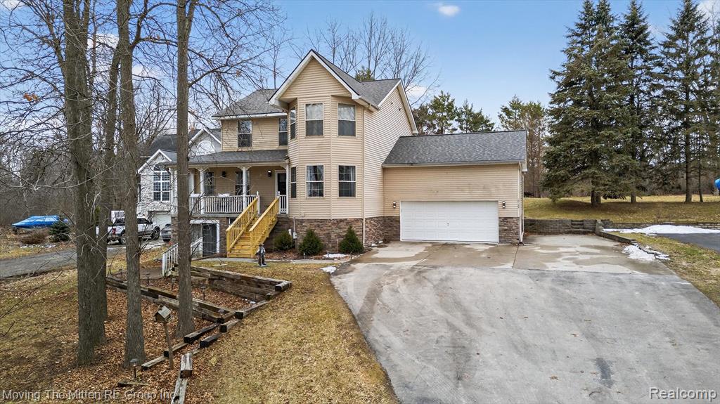 10129 Walnut Shores Drive, Fenton, MI 48430 — front exterior