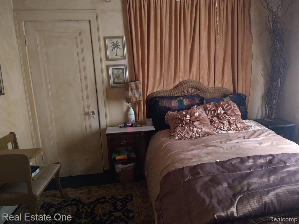 8040 WHITCOMB Street, Detroit, MI 48228 — Photo 37