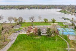 2051 AVONDALE Street, Sylvan Lake, MI 48320 — Photo 29