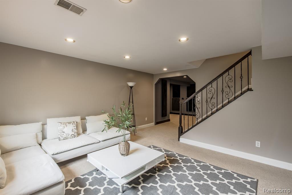 8640 Newport Drive, White Lake, MI — Photo 59