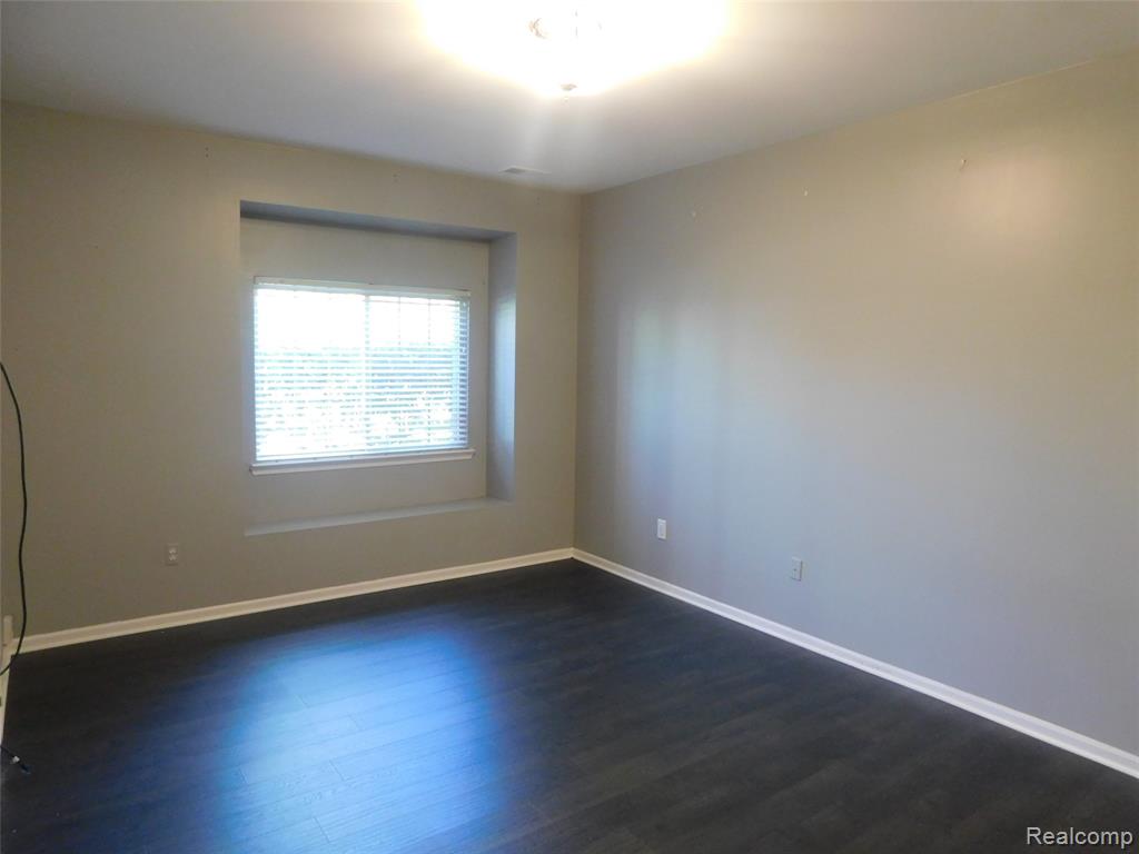 5555 Acorn Lane, Sterling Heights, MI 48314 — Photo 16