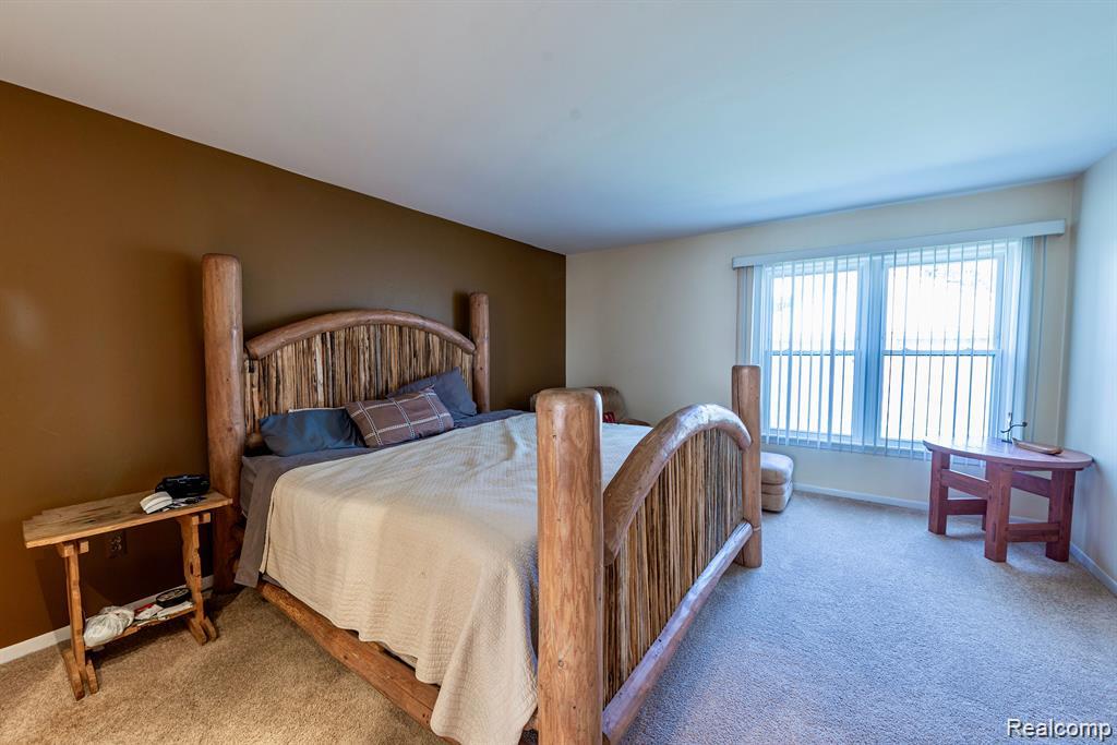 4426 Knightsbridge Lane, West Bloomfield, MI 48323 — Photo 22