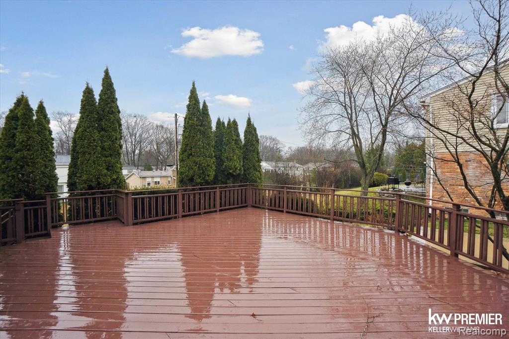 5584 Pembury Lane, West Bloomfield, MI — Photo 29