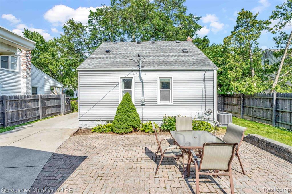 4095 CUMMINGS Avenue, Berkley, MI 48072 — Photo 33