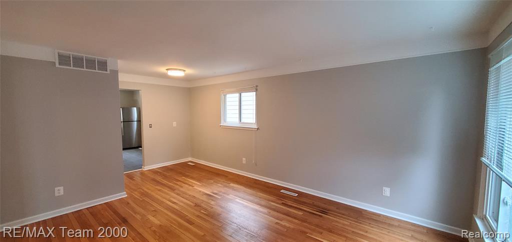 4911 Jackson Street, Dearborn Heights, MI 48125 — Photo 4