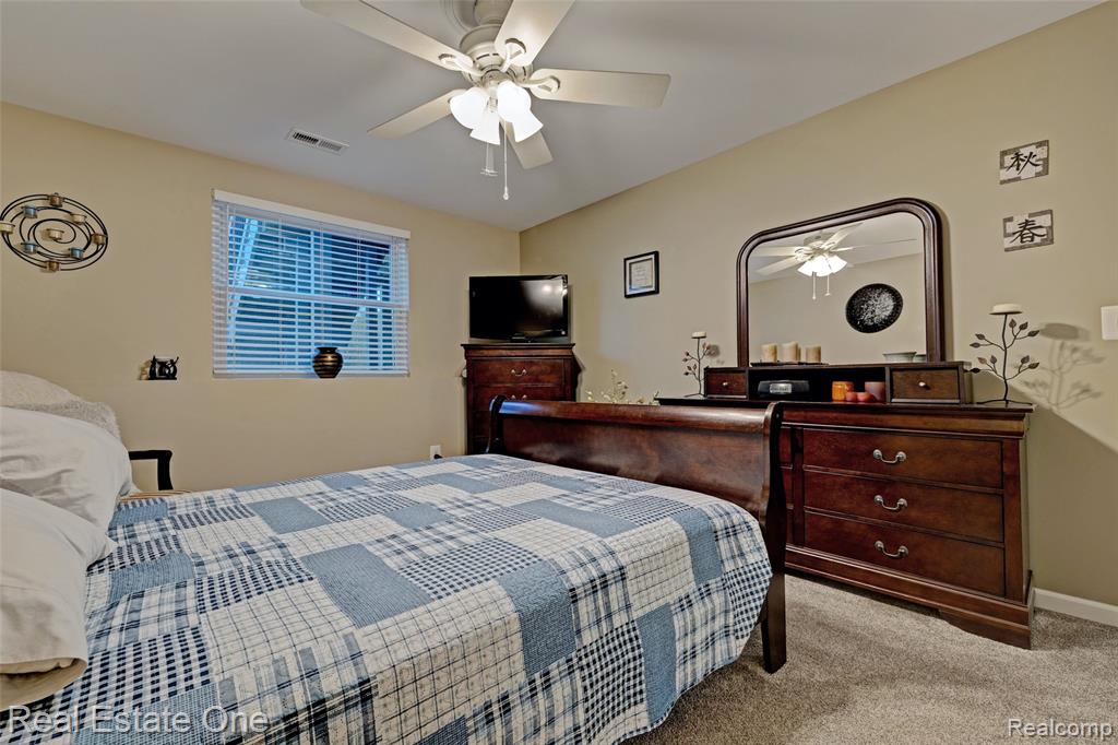 4316 Pebble Creek Boulevard, Grand Blanc, MI 48439 — Photo 36