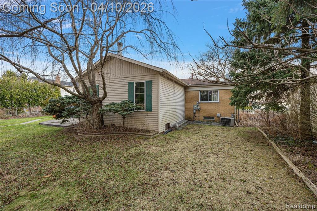 19246 Todd Drive, Clinton Twp, MI 48038 — Photo 29