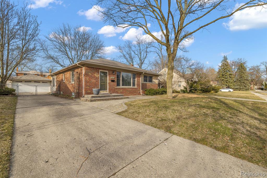 4126 BERKSHIRE Road, Royal Oak, MI 48073 — Photo 3