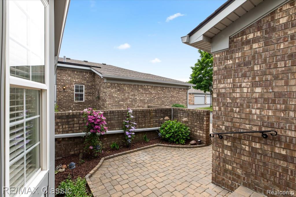 48728 Sundance Court, Shelby Twp, MI 48315 — Photo 4