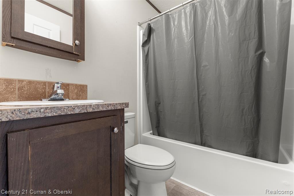 76 Fawn Lake Drive, Walled Lake, MI 48390 — Photo 15