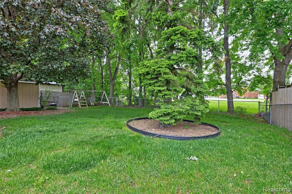 42428 Greenbrier Lane, Clinton Twp, MI 48038 — Photo 48