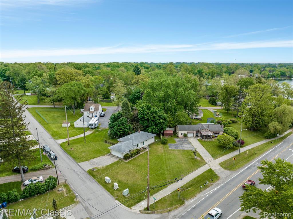 94 CRESCENT LAKE Road, Waterford, MI 48327 — Photo 31
