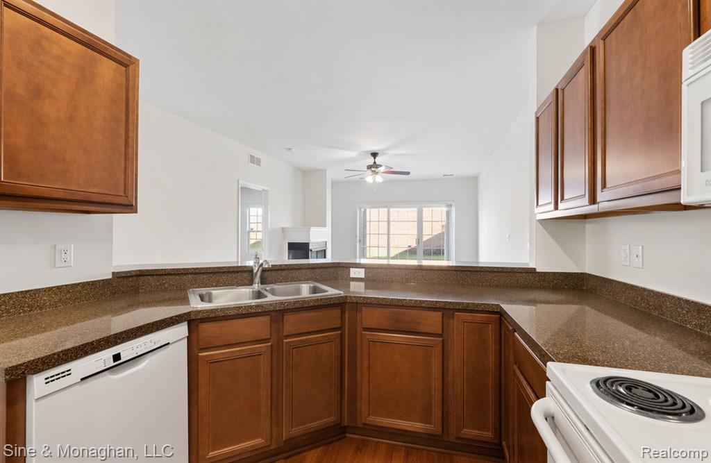 43540 Pendleton Circle, Sterling Heights, MI 48313 — Photo 7