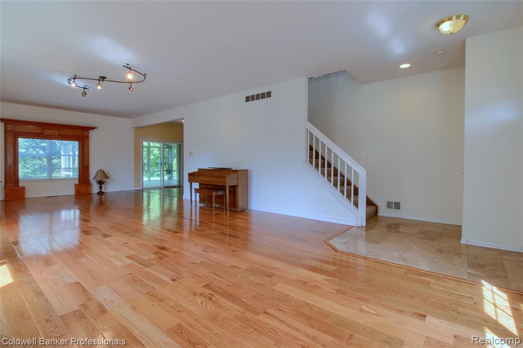 701 Montclair Street, Detroit, MI 48214 — Photo 6