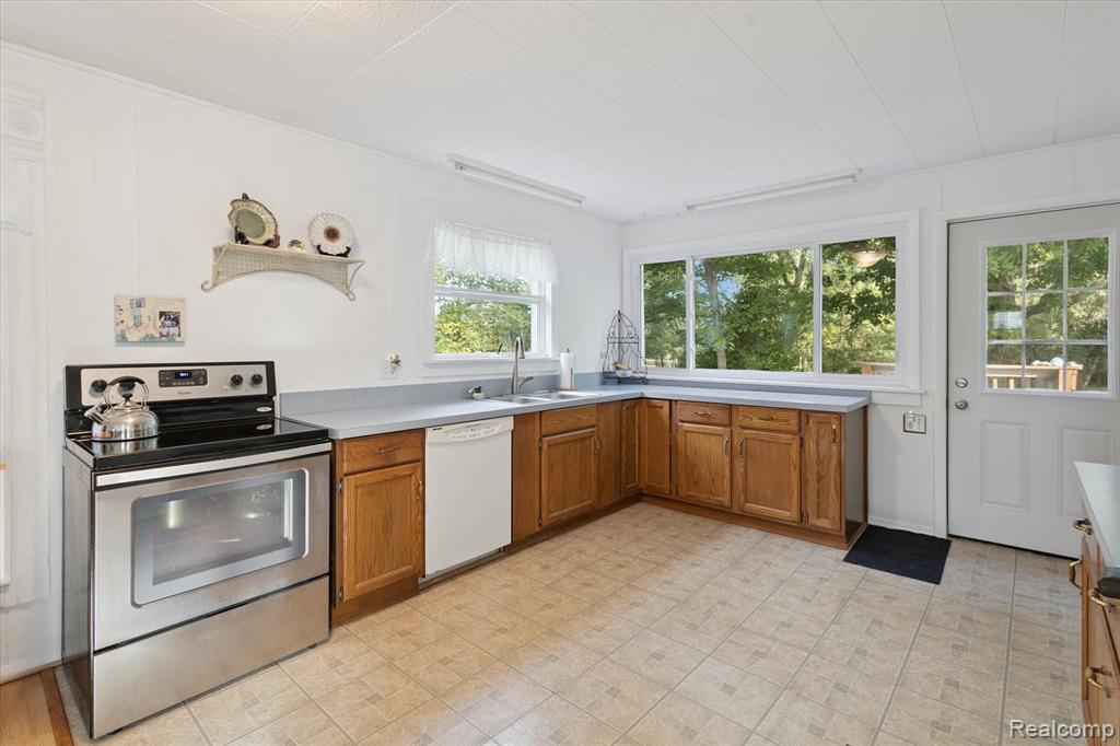 674 Beech Highway, MI 48813 — Photo 14