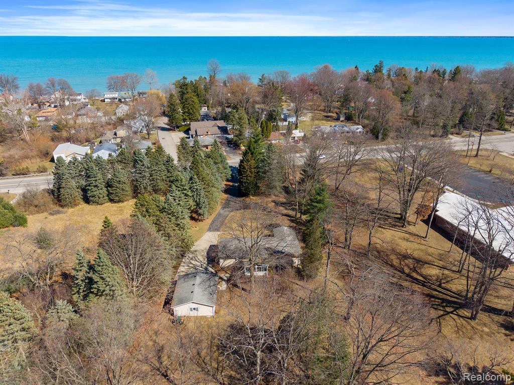 5269 LAKESHORE Road, Fort Gratiot, MI 48059 — Photo 27