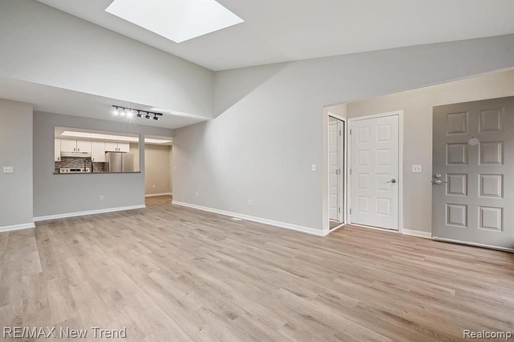 6641 HEARTHSIDE Court, West Bloomfield, MI — Photo 9
